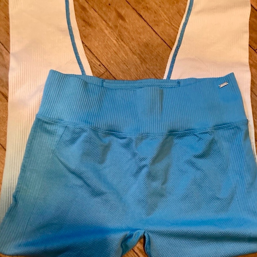 PINK Victoria's Secret Blue and White Gradient Leggings